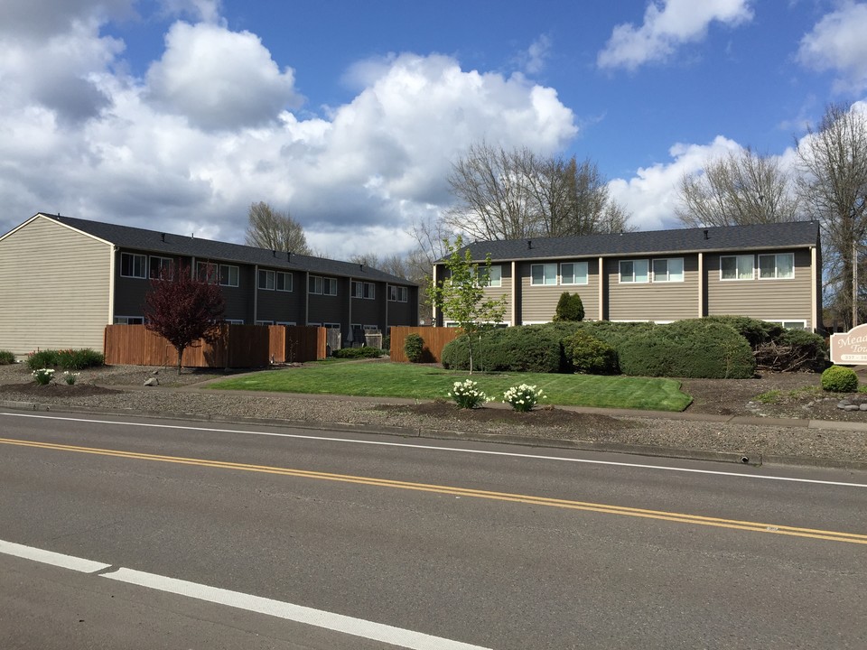 Meadow Park Townhouses in Corvallis, OR - Building Photo