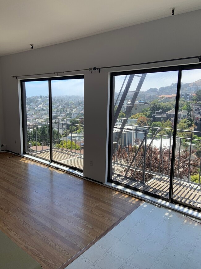 8 Museum Way, Unit 8