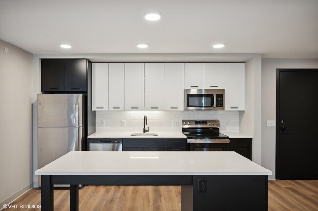 Harbourline Apartments in St. Paul, MN - Building Photo - Interior Photo