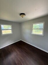 742 E Bundy Ave in Flint, MI - Building Photo - Building Photo