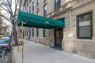 988 Fifth Ave in New York, NY - Building Photo - Building Photo