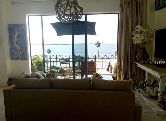 property at 2109 Bayshore Blvd
