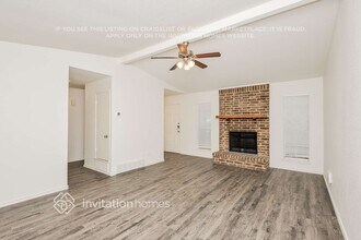 5905 Oak Hill Rd in Watauga, TX - Foto de edificio - Building Photo