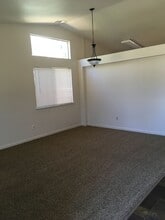 1103 Grouse Dr in Redding, CA - Building Photo - Building Photo