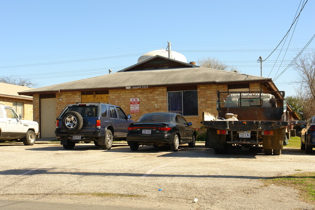 11018 Baywood St in San Antonio, TX - Foto de edificio - Building Photo