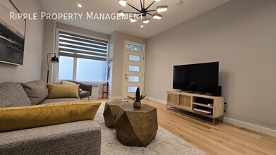 408-427 27 Ave NE in Calgary, AB - Building Photo - Building Photo