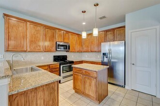 1441 Meadows Ave in Lantana, TX - Building Photo - Building Photo