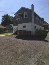 64 N 4th St in Souderton, PA - Foto de edificio - Building Photo