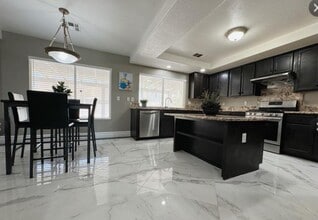 9848 Sonora Bend Ave in Las Vegas, NV - Building Photo - Building Photo