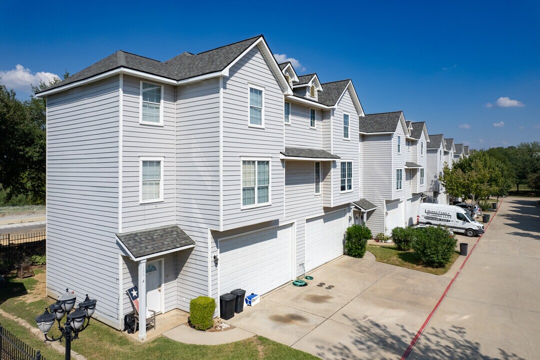 Northstar Townhomes in Willis, TX - Foto de edificio