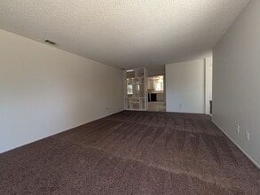 3281 Grande Vista Ave in San Bernardino, CA - Foto de edificio - Building Photo