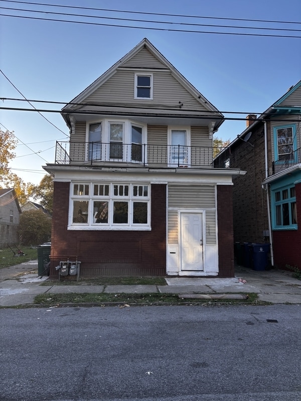 property at 228 Adams St