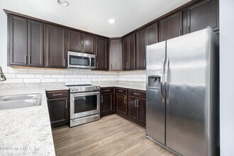 4118 Spring Park Cir in Jacksonville, FL - Building Photo - Building Photo