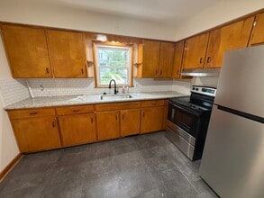 972 Chester Ave in Akron, OH - Building Photo - Building Photo