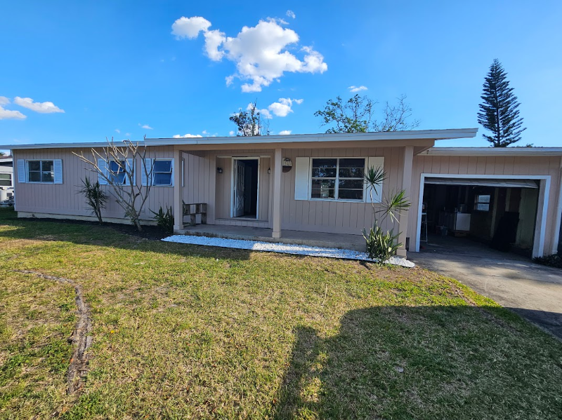 14125 Caribbean Blvd in Ft. Myers, FL - Building Photo