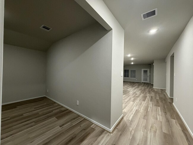 7722 Beaufort Ln in Mont Belvieu, TX - Building Photo - Building Photo