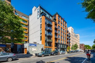 2100 Bedford Ave in Brooklyn, NY - Foto de edificio - Building Photo