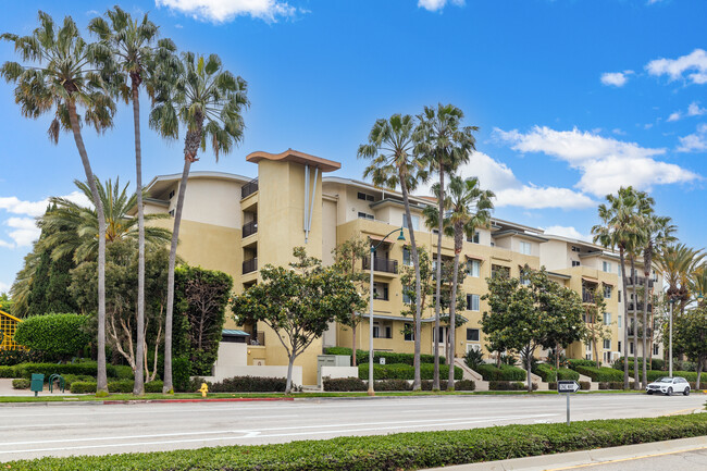 Crescent Walk in Playa Vista, CA - Building Photo - Building Photo