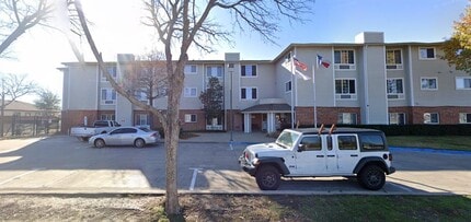 3260 Bickers St in Dallas, TX - Building Photo - Building Photo