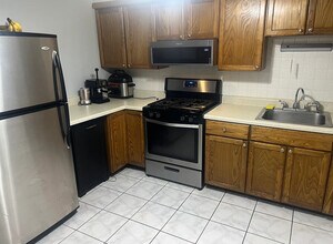 8828 N Leslie Ln in Des Plaines, IL - Building Photo - Building Photo