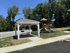 Walnut Woods in Massillon, OH - Foto de edificio - Building Photo