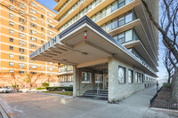 Beach Point Tower in Chicago, IL - Building Photo - Building Photo