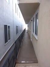 907 Manhattan Ave-Unit -1 in Hermosa Beach, CA - Building Photo - Building Photo