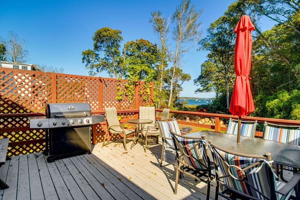 35 Oceanview Ave in Barnstable, MA - Building Photo