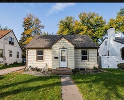 1458 10th St N in Fargo, ND - Building Photo