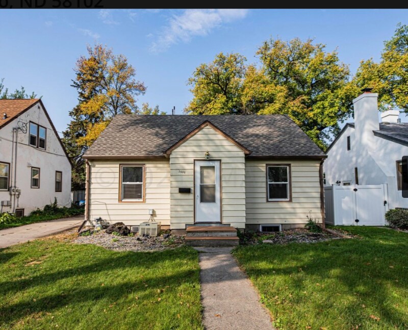 1458 10th St N in Fargo, ND - Building Photo
