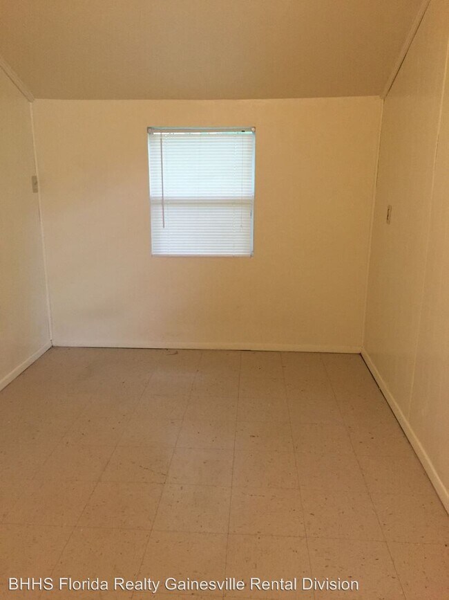 1203 NW 4th Ave in Gainesville, FL - Foto de edificio - Building Photo