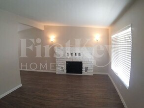 2317 Hassett Ave in Las Vegas, NV - Building Photo - Building Photo