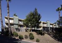 4626-4646 Hartley St in San Diego, CA - Foto de edificio - Building Photo