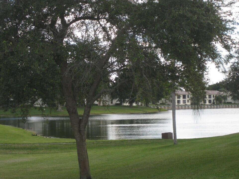 3050 Norwood Pl in Boca Raton, FL - Foto de edificio