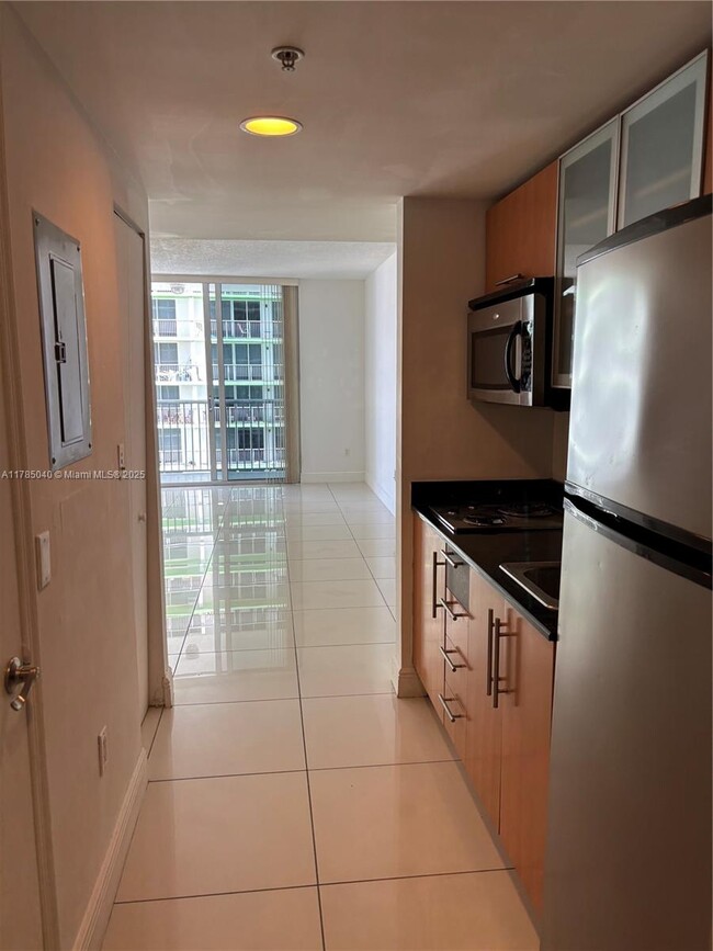 property at 1750 N Bayshore Dr