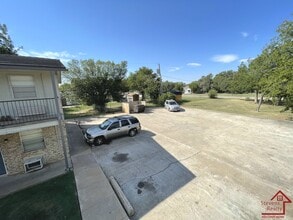 1502 NW Kingsbury Ave in Lawton, OK - Building Photo - Building Photo