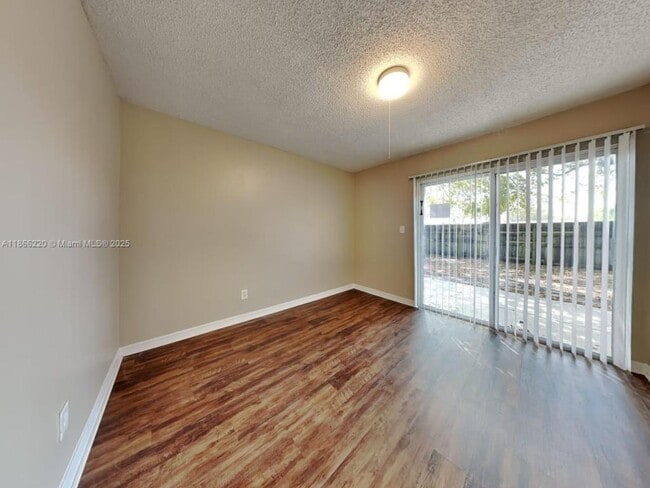 2431 SW 87th Terrace in Miramar, FL - Building Photo - Building Photo