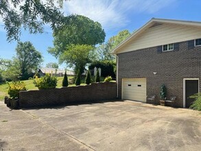 2345 Blackburn Rd SE in Cleveland, TN - Foto de edificio - Building Photo