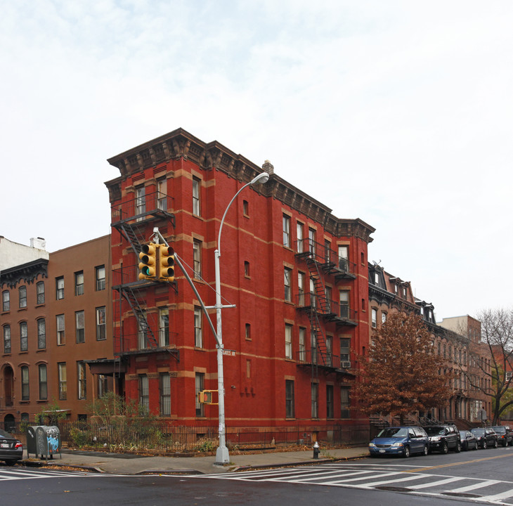 461 Washington Ave in Brooklyn, NY - Building Photo