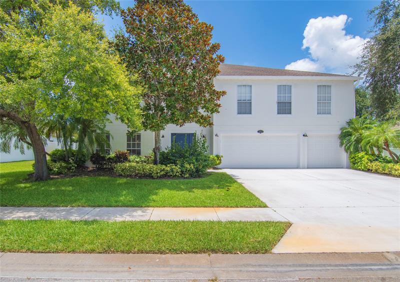 5947 Ridge Lake Cir in Vero Beach, FL - Building Photo