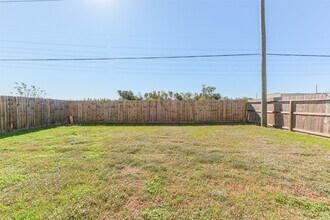16011 Crooked Arrow Dr in Sugar Land, TX - Building Photo - Building Photo