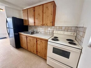 724 SW 11th Ave in Miami, FL - Building Photo - Building Photo