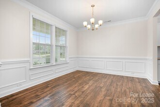 196 Longleaf Dr in Mooresville, NC - Foto de edificio - Building Photo