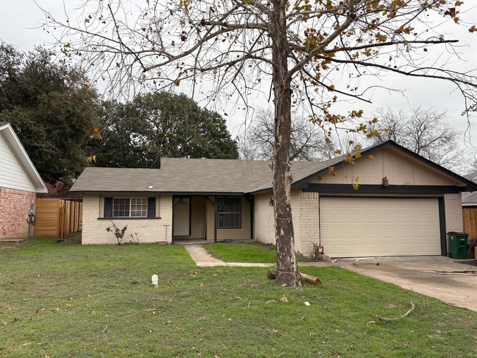 6907 Windrift Way in Austin, TX - Building Photo