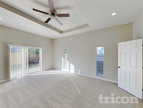 13305 Silvercreek Dr in Riverview, FL - Foto de edificio - Building Photo