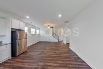 102 Old Stone Crossing in Warner Robins, GA - Building Photo - Building Photo