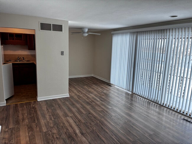 625 E Harbor St in Oscoda, MI - Foto de edificio - Building Photo