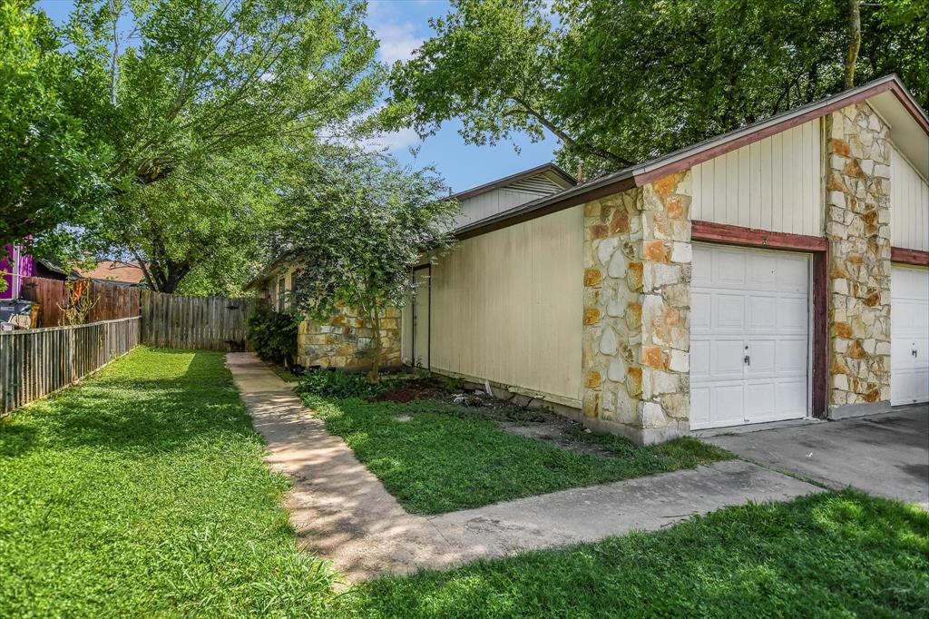 1218 Tartan Ln in Austin, TX - Building Photo