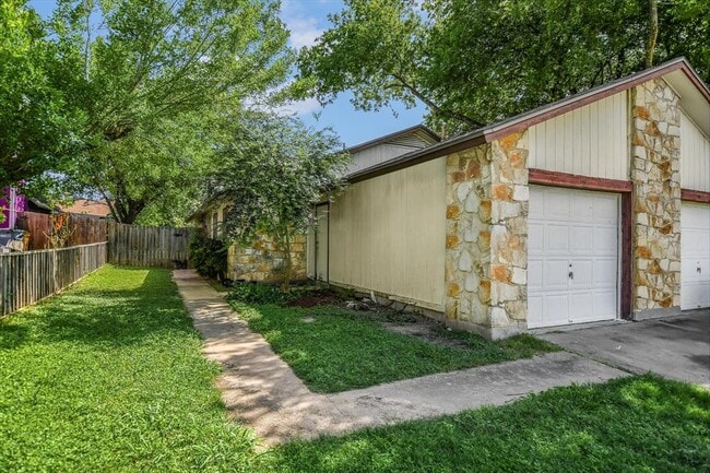 property at 1218 Tartan Ln