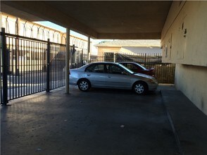 2020 S Corning St in Los Angeles, CA - Foto de edificio - Building Photo